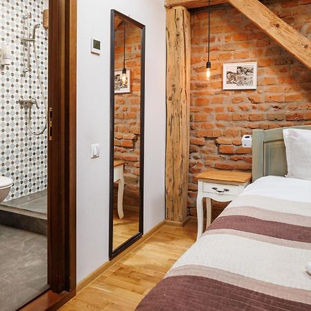 Wood House Republicii Hotel Braşov Buitenkant foto