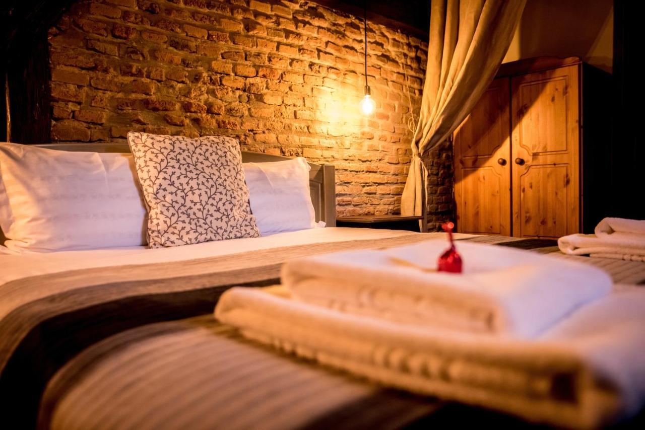 Wood House Republicii Hotel Braşov Buitenkant foto