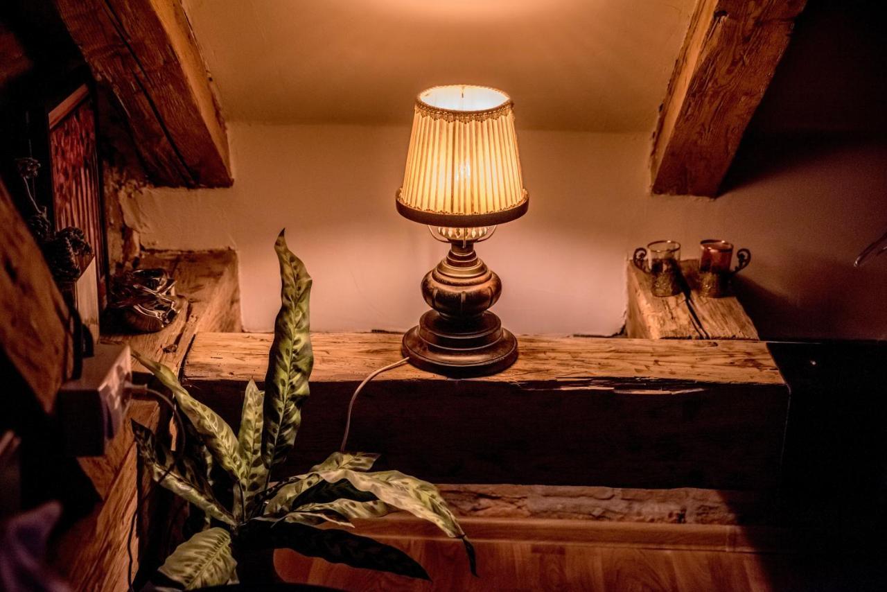 Wood House Republicii Hotel Braşov Buitenkant foto