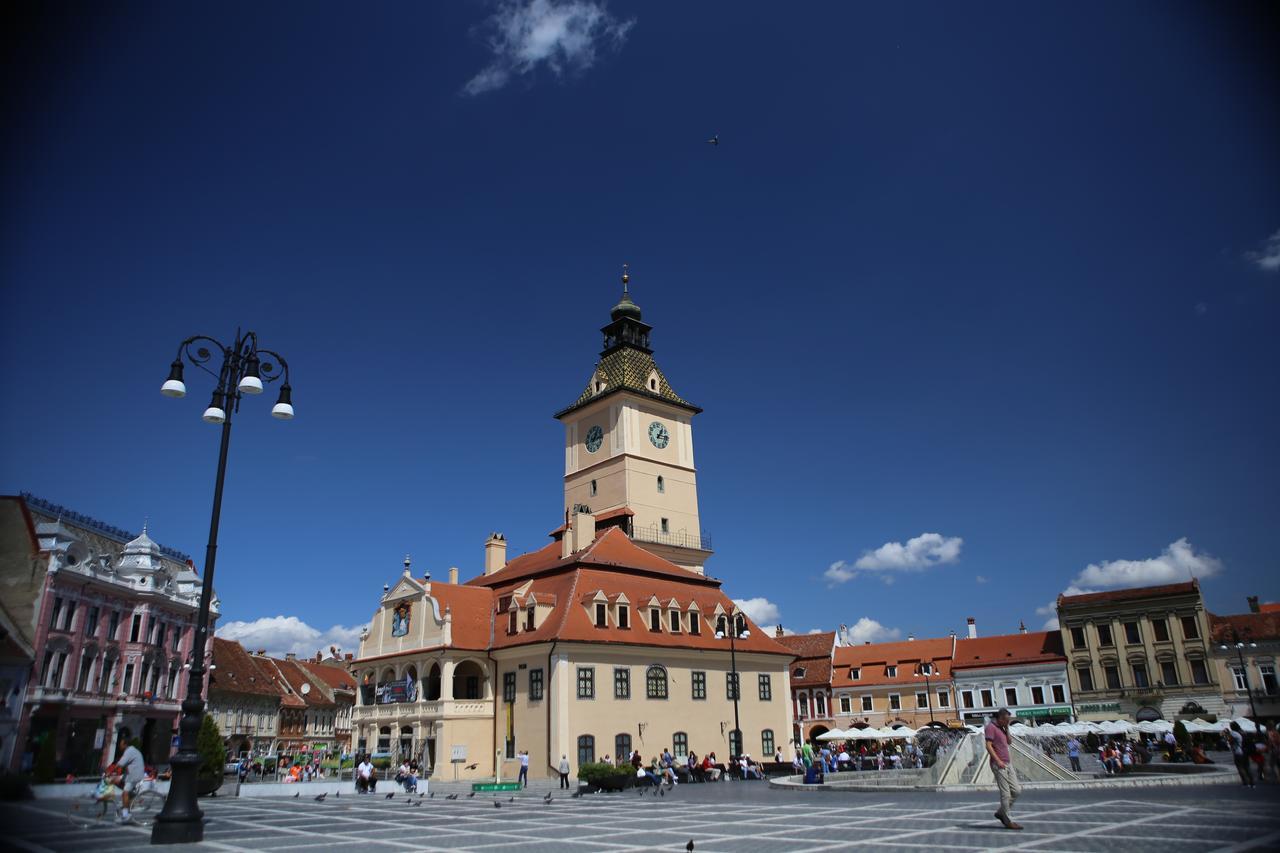 Wood House Republicii Hotel Braşov Buitenkant foto