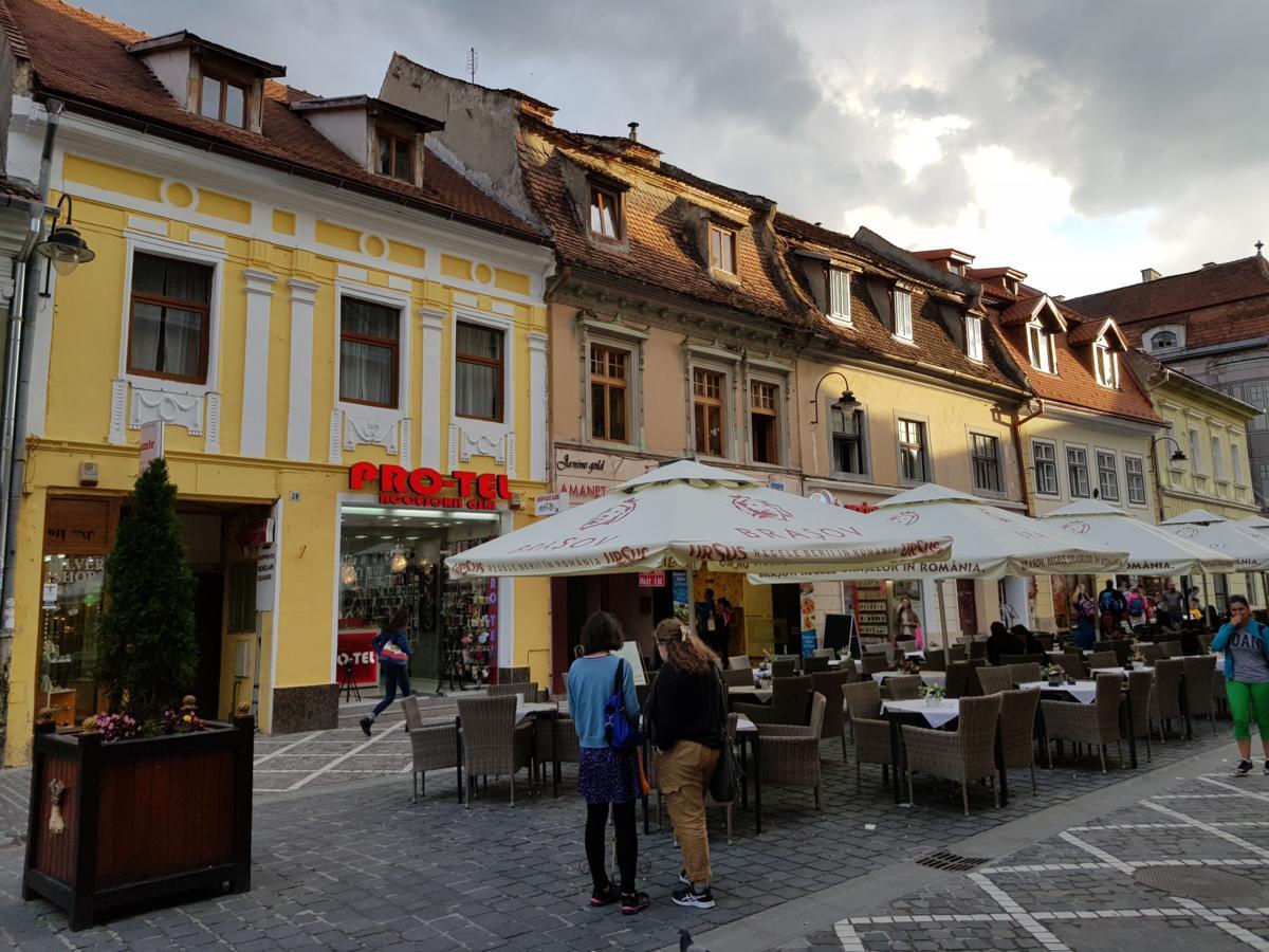 Wood House Republicii Hotel Braşov Buitenkant foto