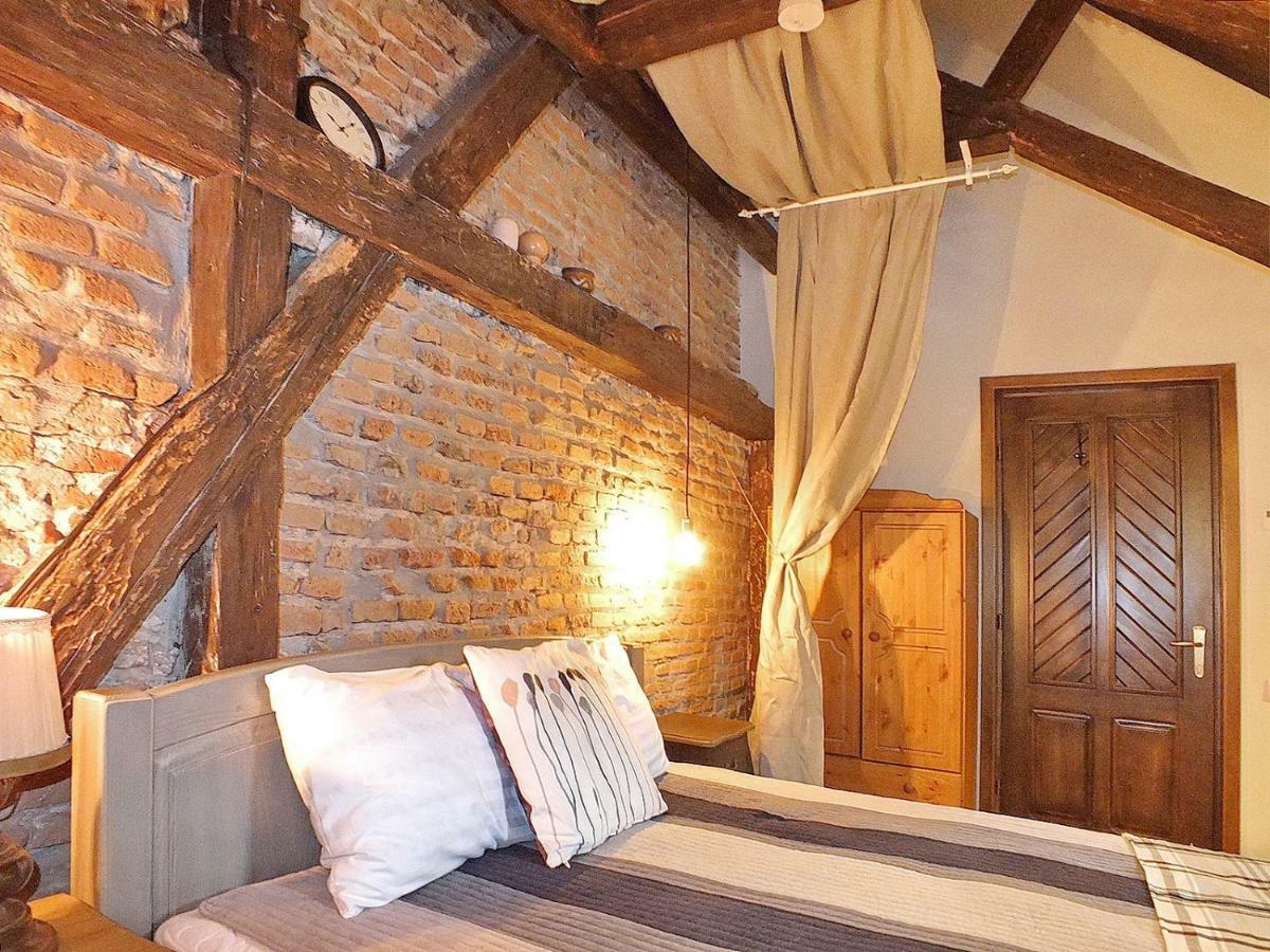 Wood House Republicii Hotel Braşov Buitenkant foto